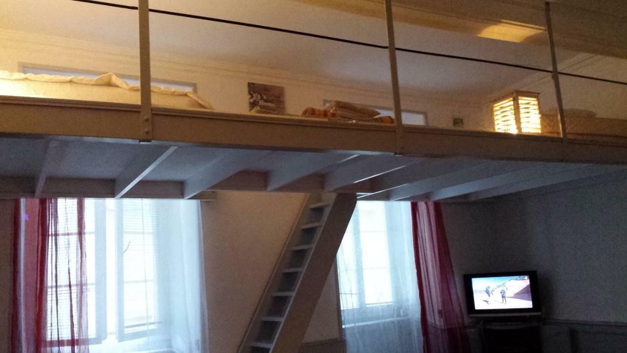 Coquet Studio En Mezzanine Nuit Pour 2 Personnes Saint-Girons  Εξωτερικό φωτογραφία